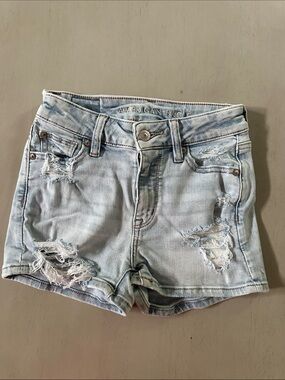American Eagle Outfitters Distressed Light Blue Denim Shorts - size 000